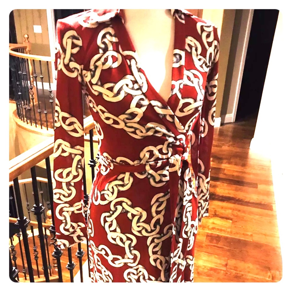 ❌SOLD❌Diane von Furstenberg Red Classic Wrap Dress